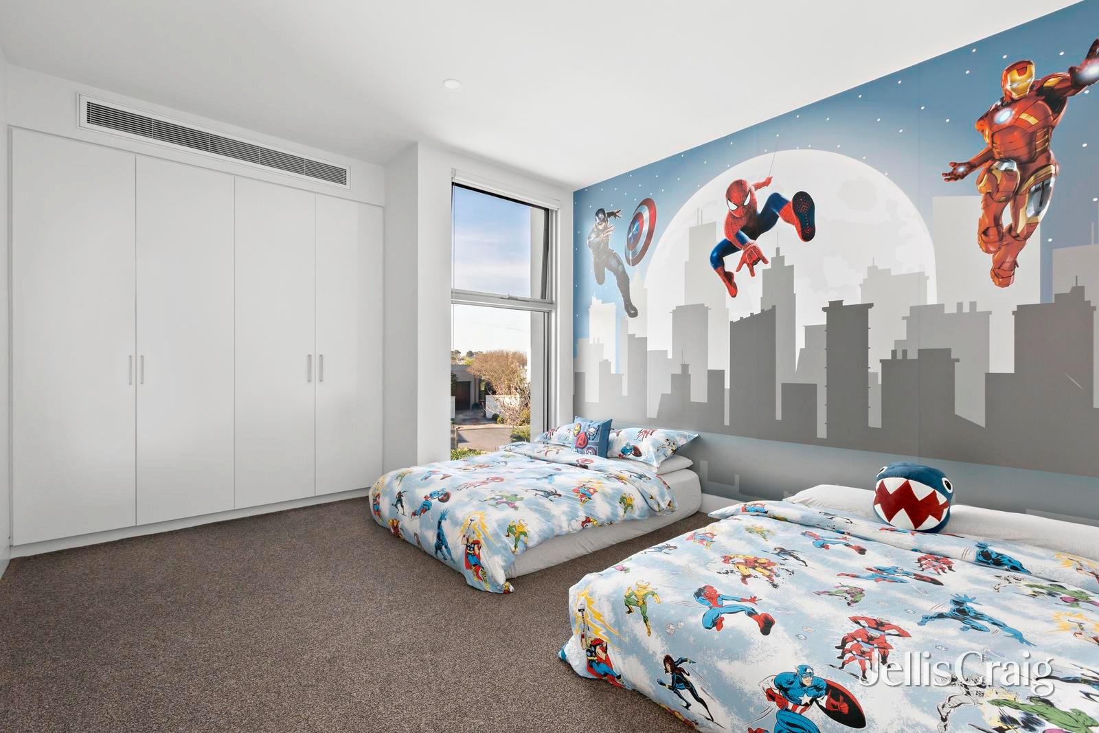 1 Hewitt Court, Strathmore image 11