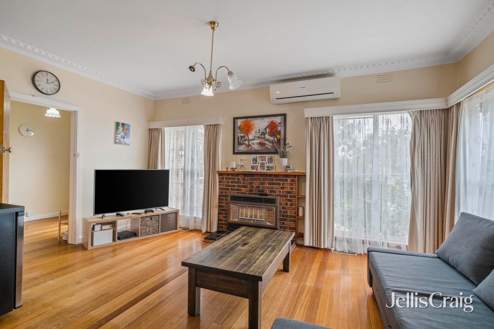 1 Hillside Road, Mount&nbsp;Waverley image 2