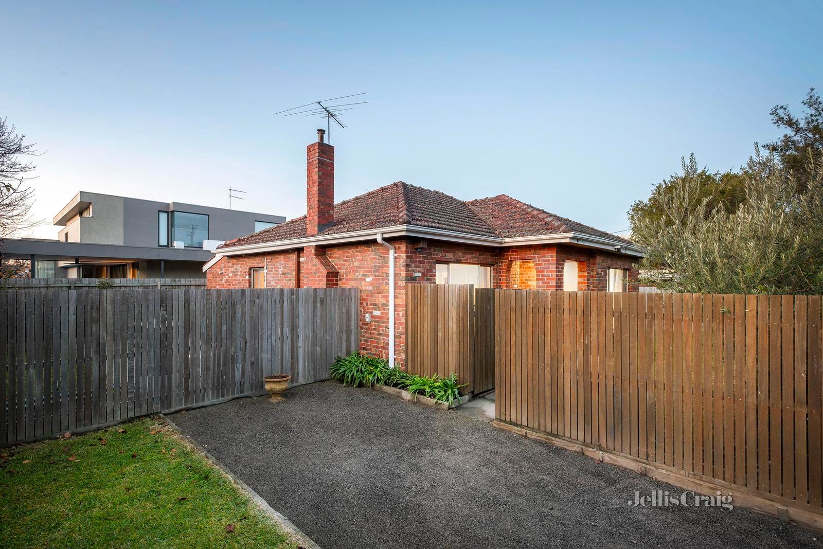 1 Hobson Street, Sandringham image 2