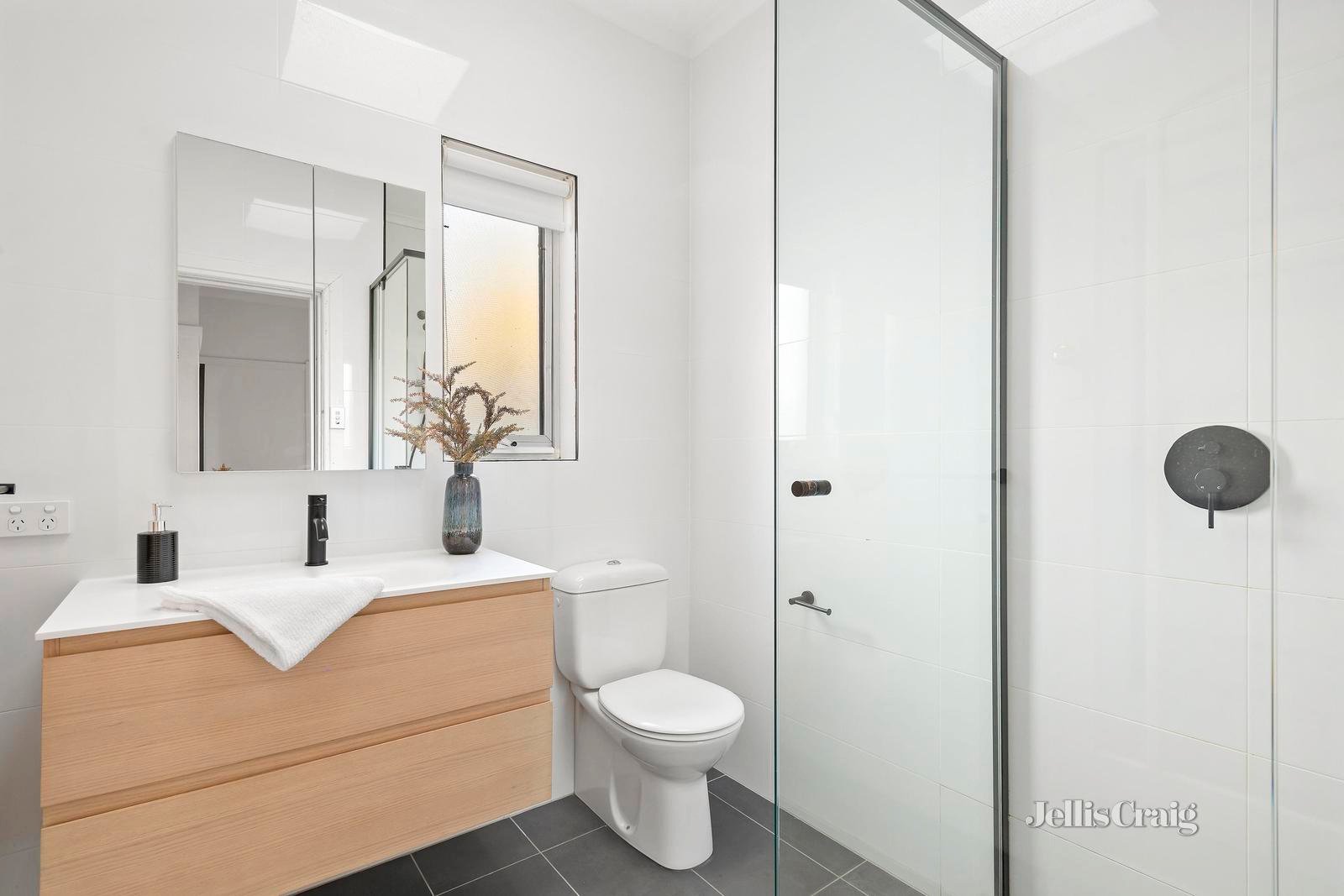 1 Hobson Street, Sandringham image 12