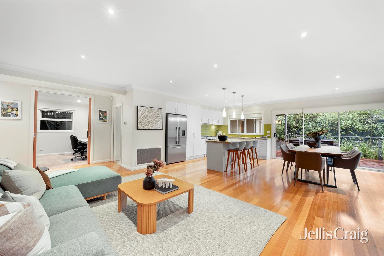 1 Holly Court, Mitcham image 3