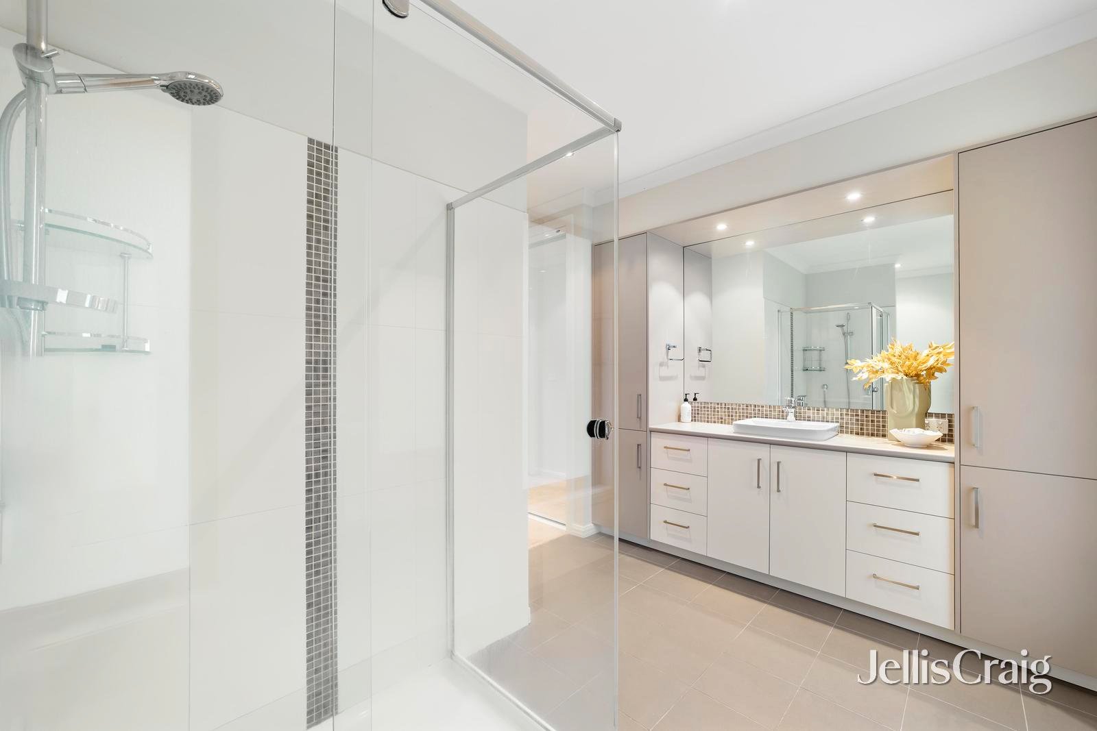 1 Holly Court, Mitcham image 9