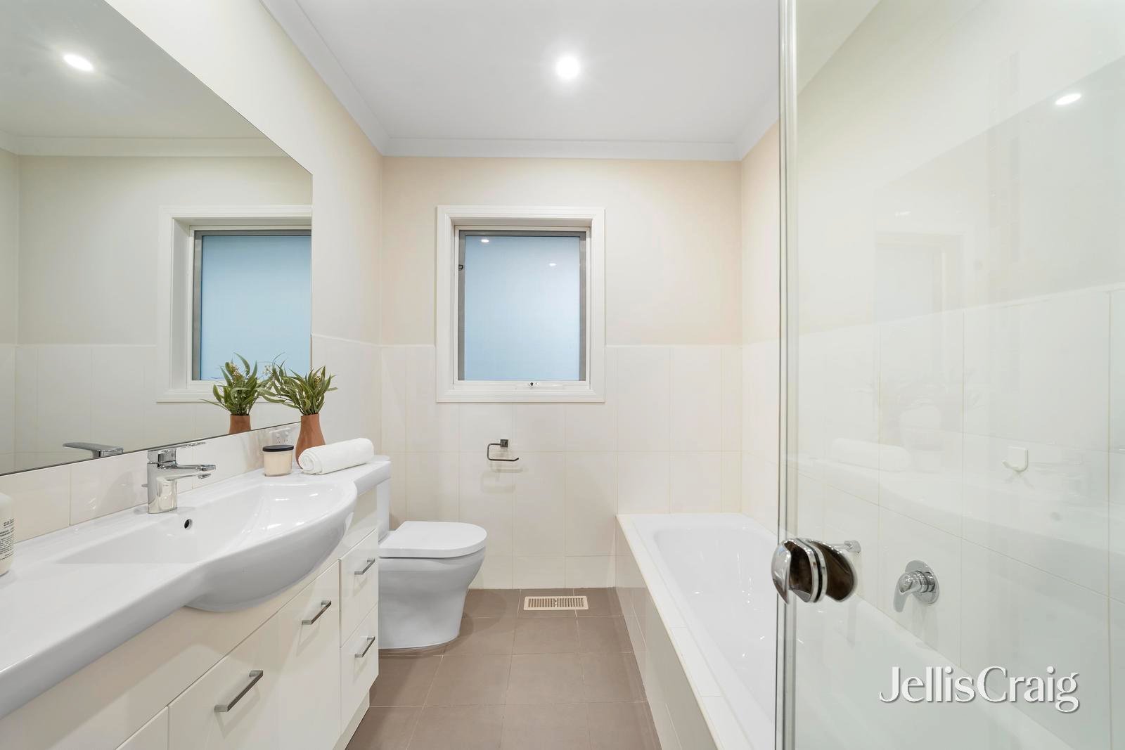 1 Holly Court, Mitcham image 11