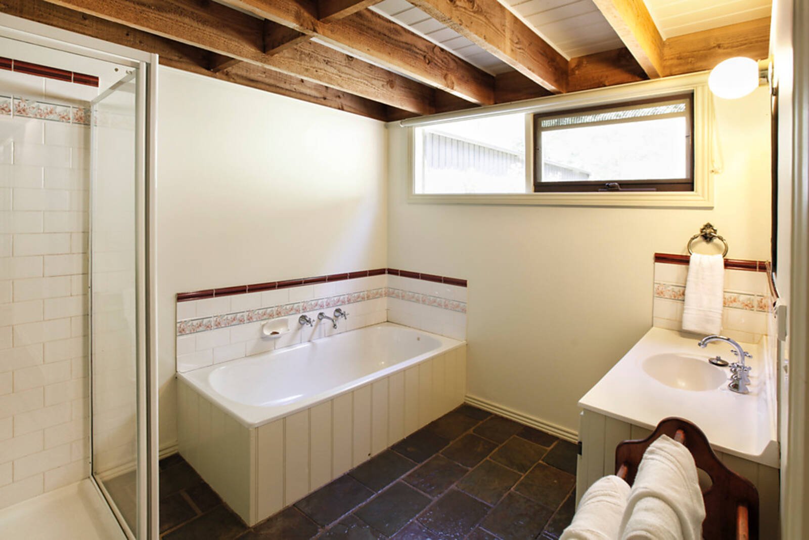 Property Gallery Thumbnail 8
