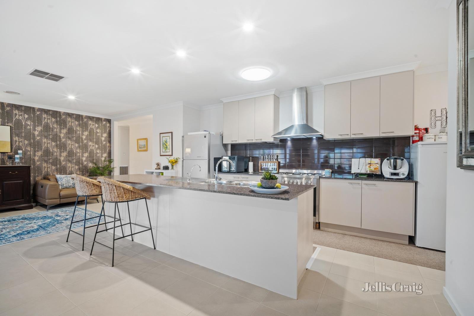 1 Insignia Boulevard, Alfredton image 2