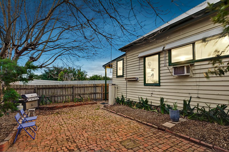 1 Invermay Grove, Hawthorn East image 3