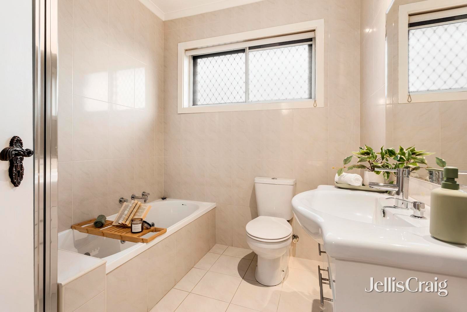 1 Ivan Street, Doncaster image 10