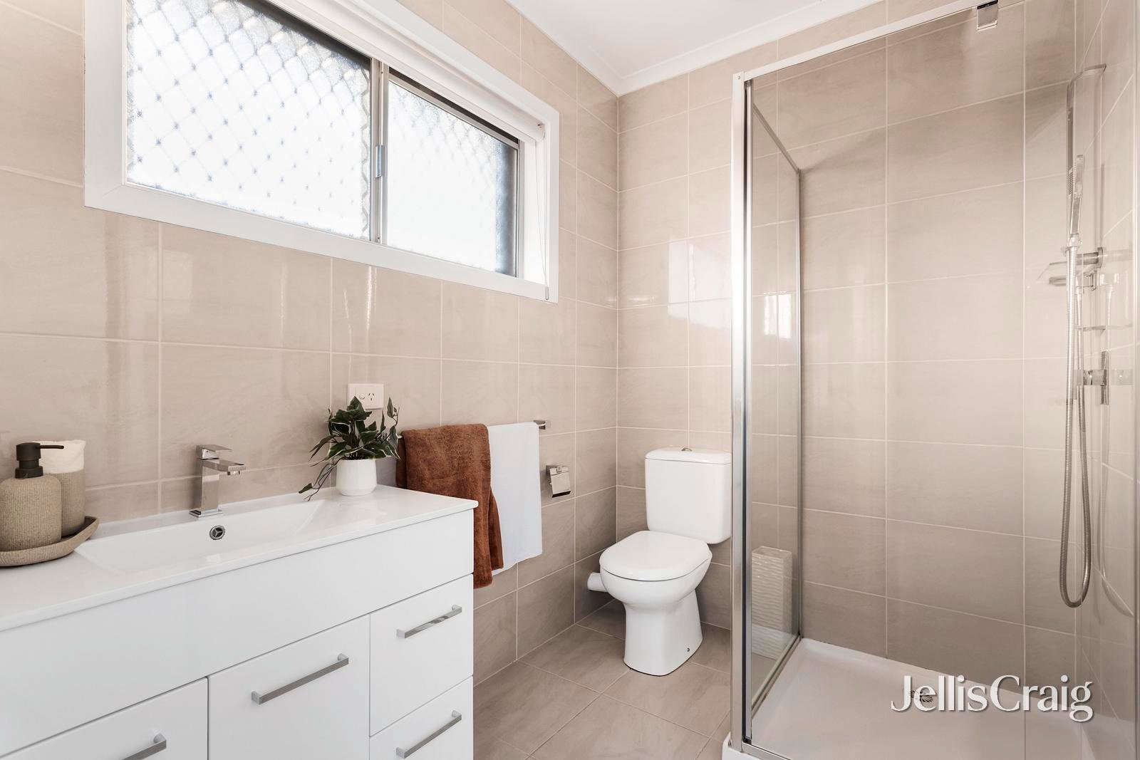 1 Ivan Street, Doncaster image 12