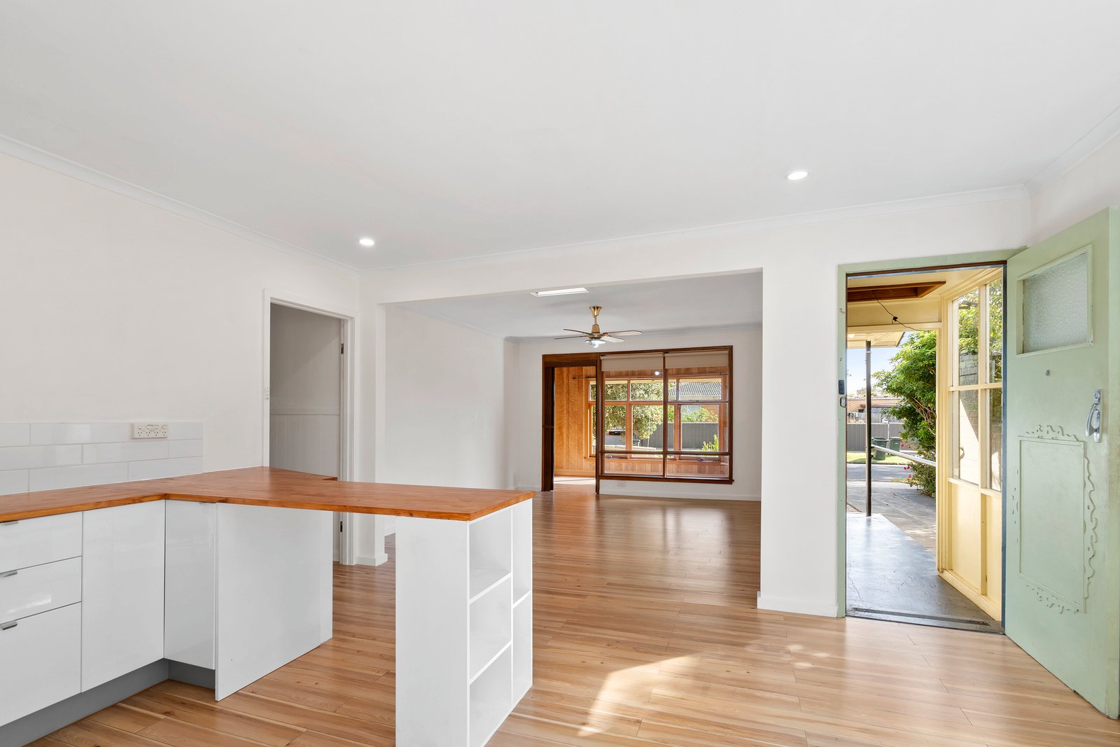 1 Japonica Court, Newcomb image 3
