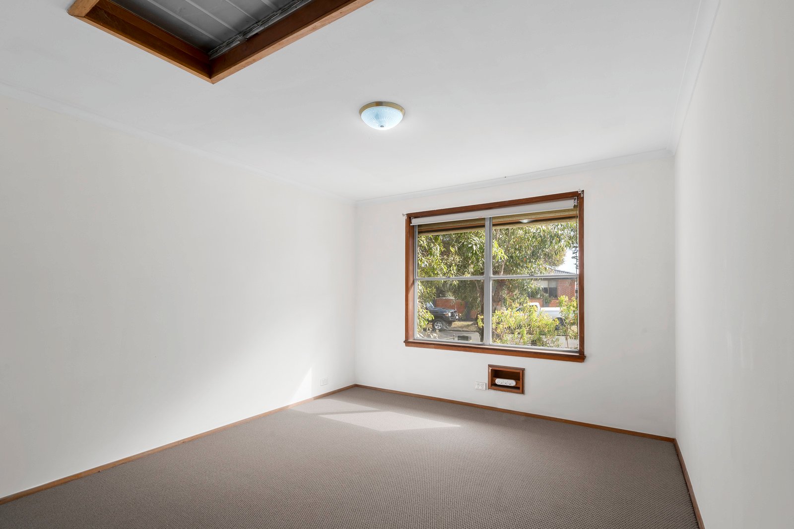 1 Japonica Court, Newcomb image 5