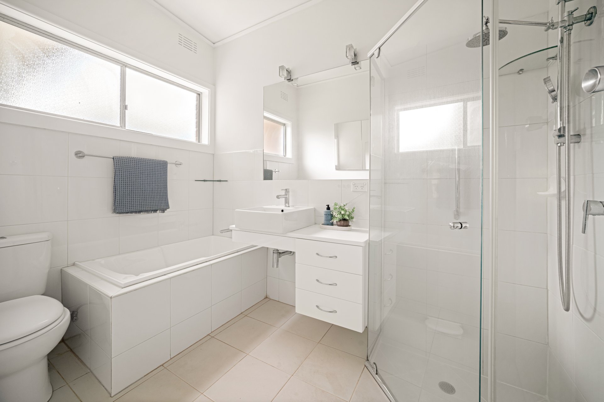 1 Jedda Court, Cheltenham image 9