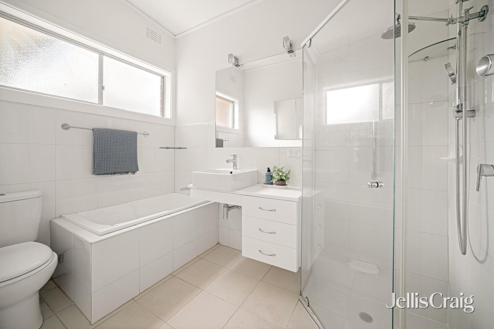 1 Jedda Court, Cheltenham image 10