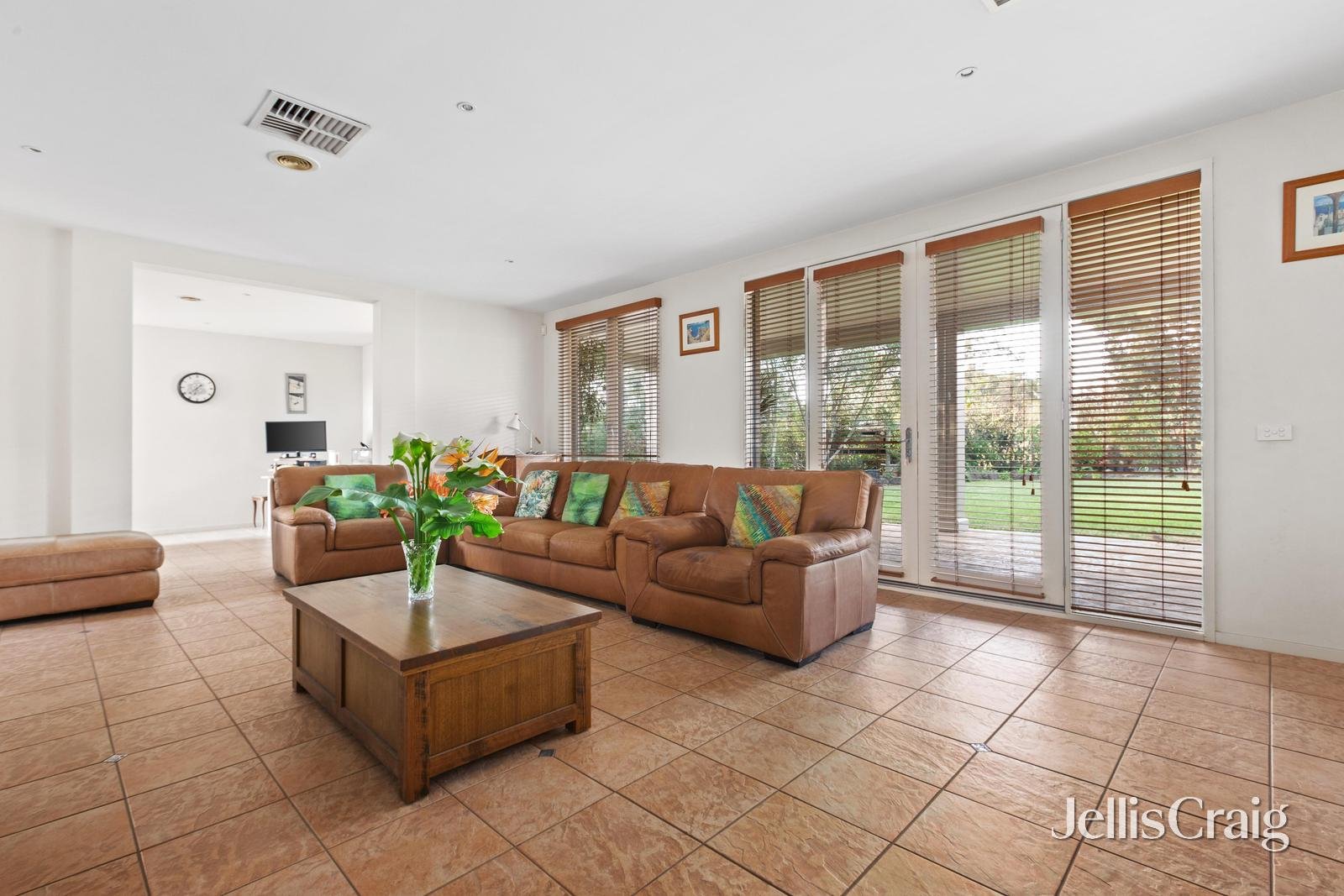 1 Jumbuck Court, Plenty image 7