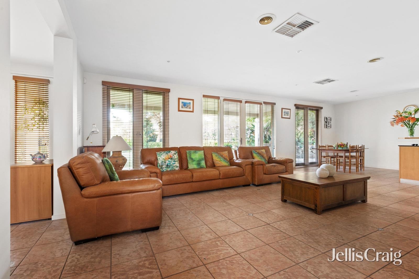 1 Jumbuck Court, Plenty image 8