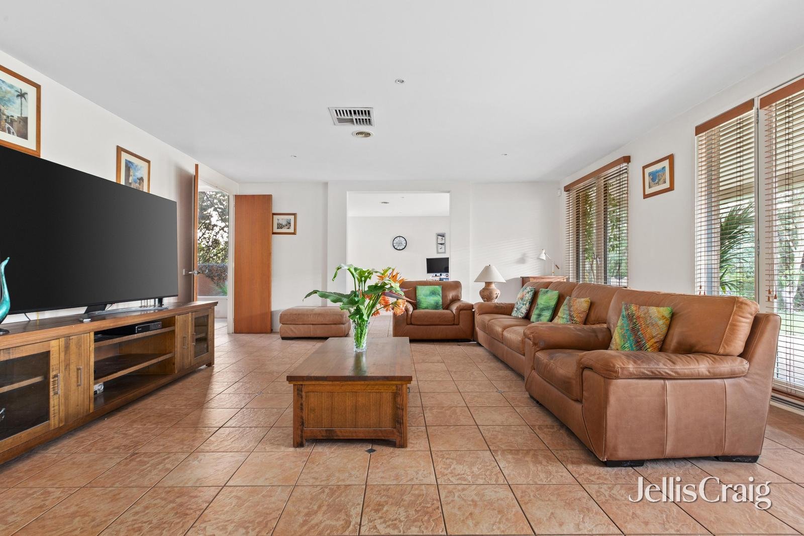 1 Jumbuck Court, Plenty image 9