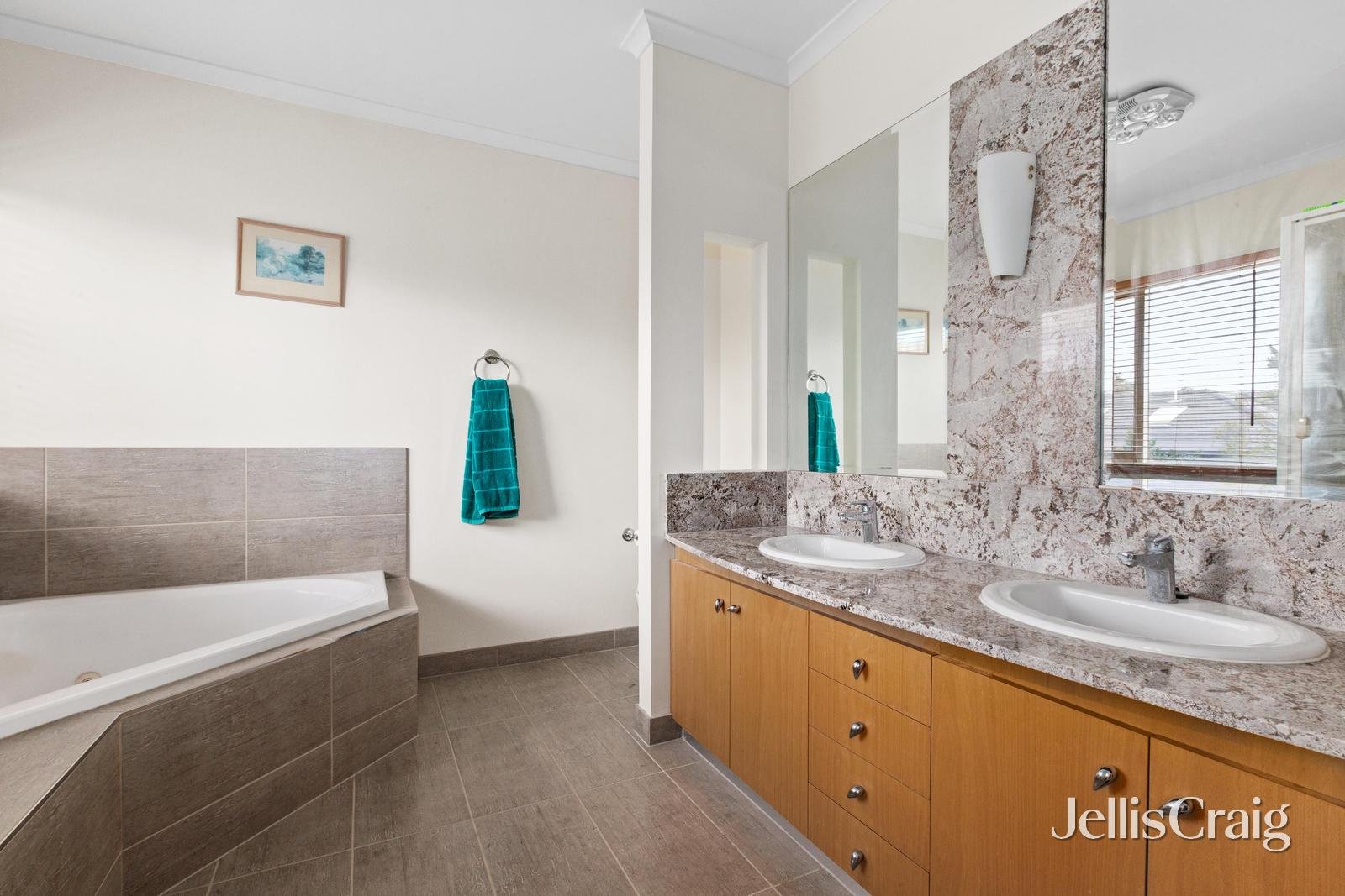 1 Jumbuck Court, Plenty image 12