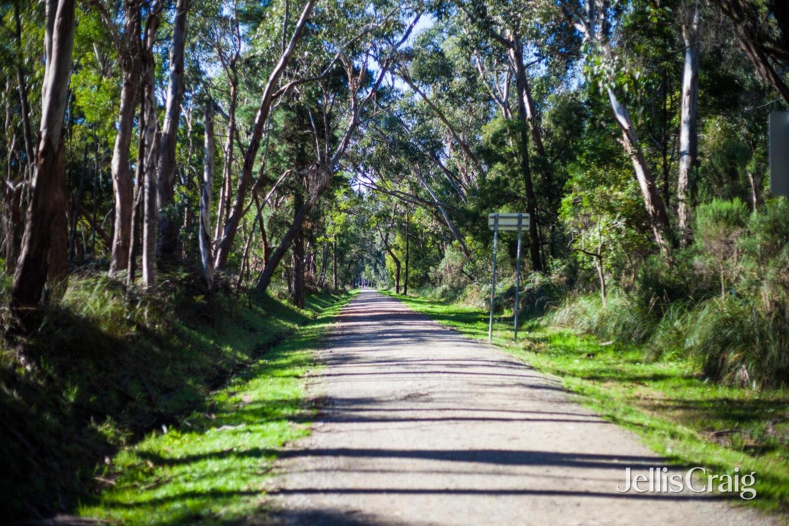 1 Jurat Road, Lilydale image 15