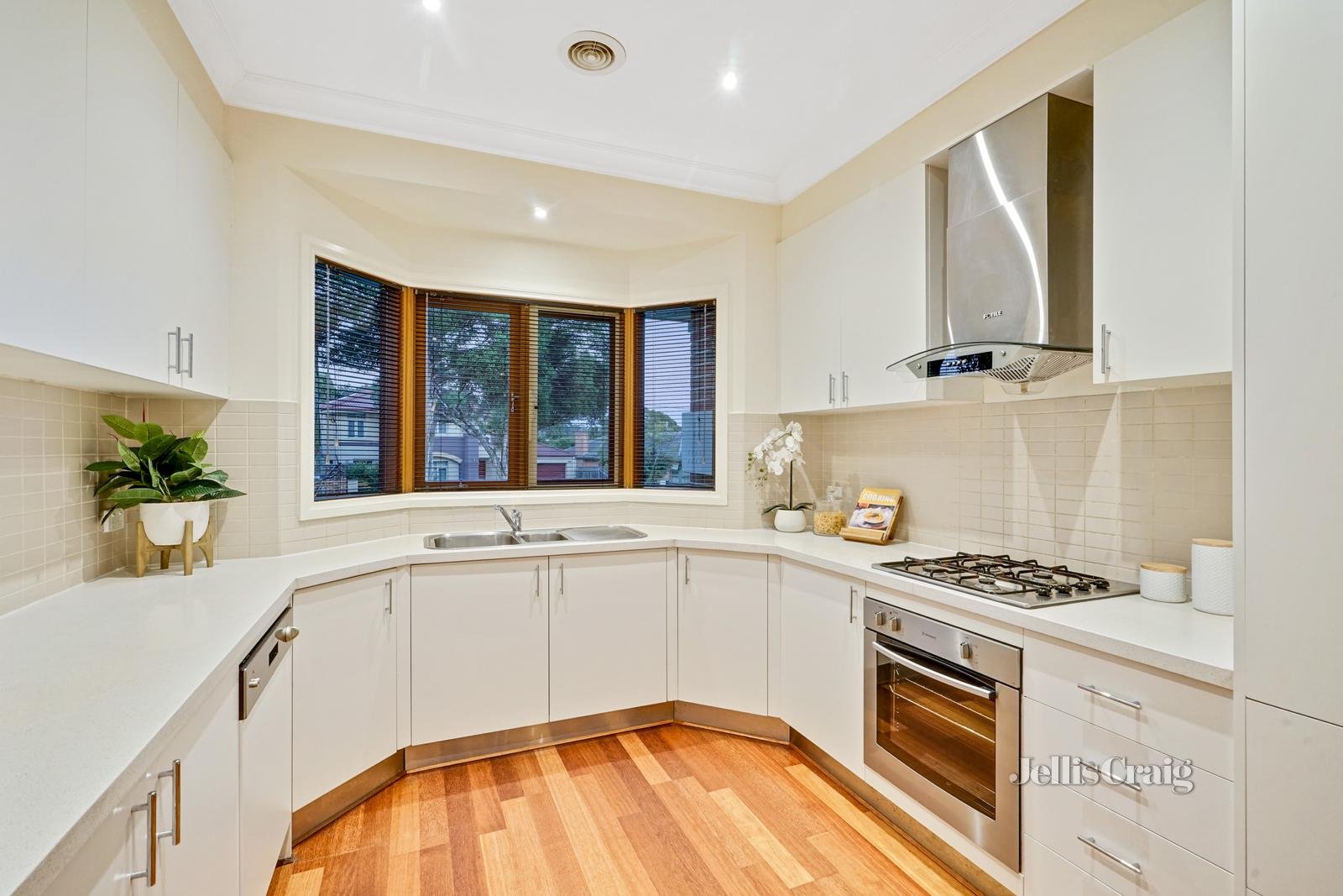 1 Kay Street, Mount Waverley image 4