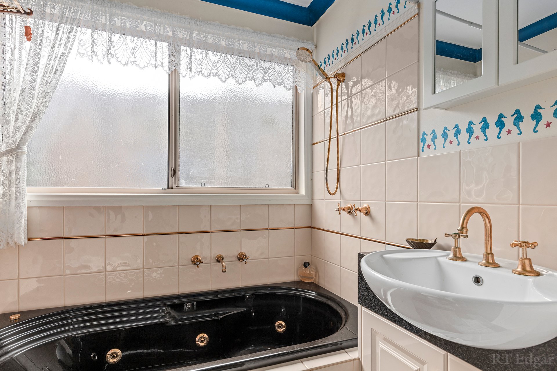 Property Gallery Thumbnail 11