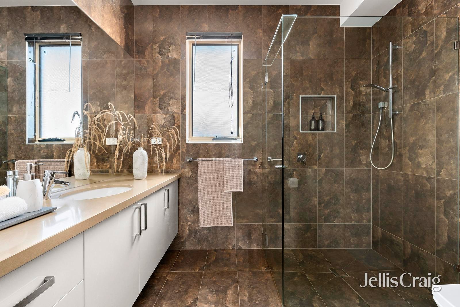 1 Kilmartin Street, Essendon image 8