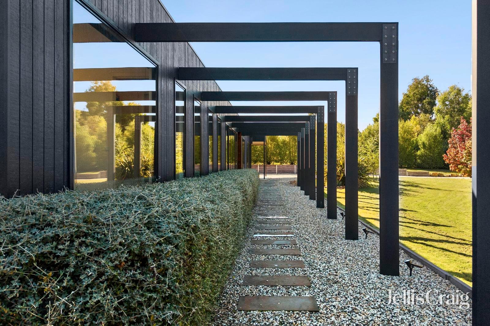 1 Kyneton Trentham Road, Trentham image 5