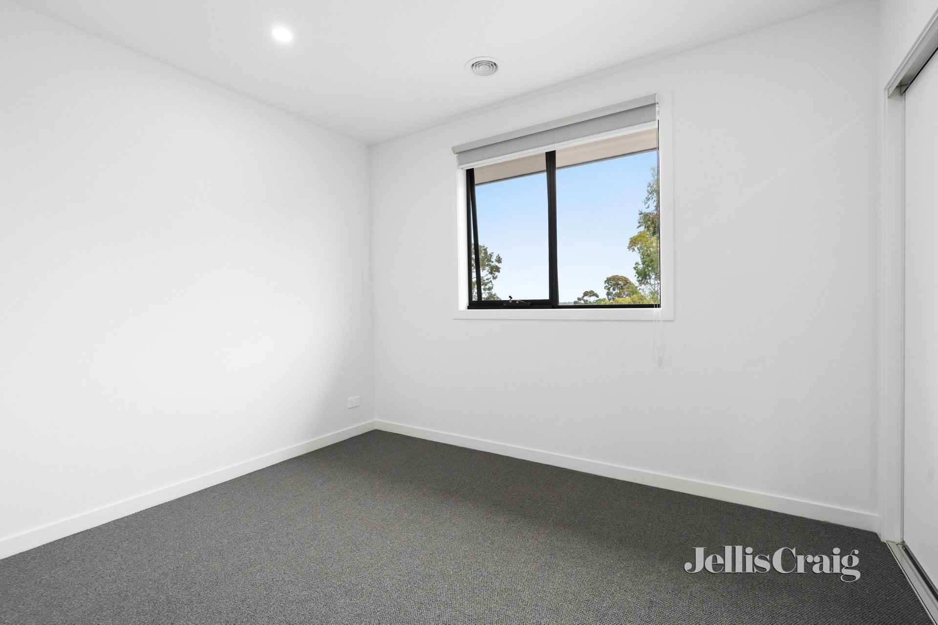 1 Lacebark Dr, St Helena image 9