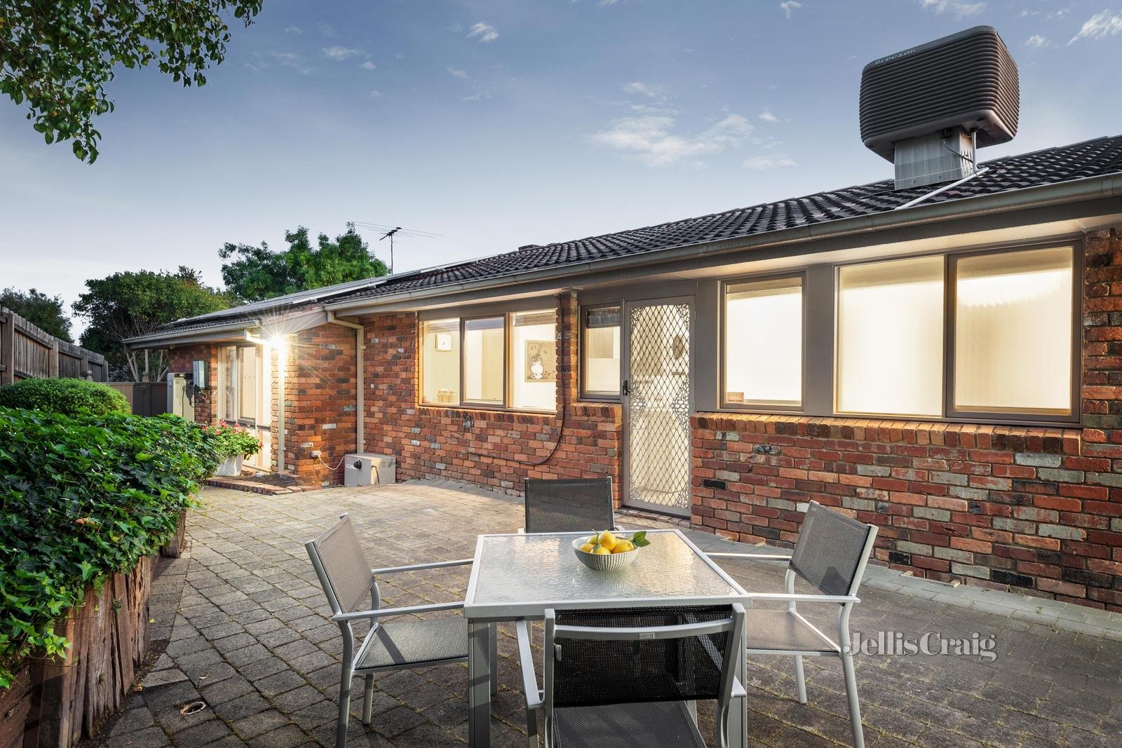 1 Lara Court, St Helena image 5