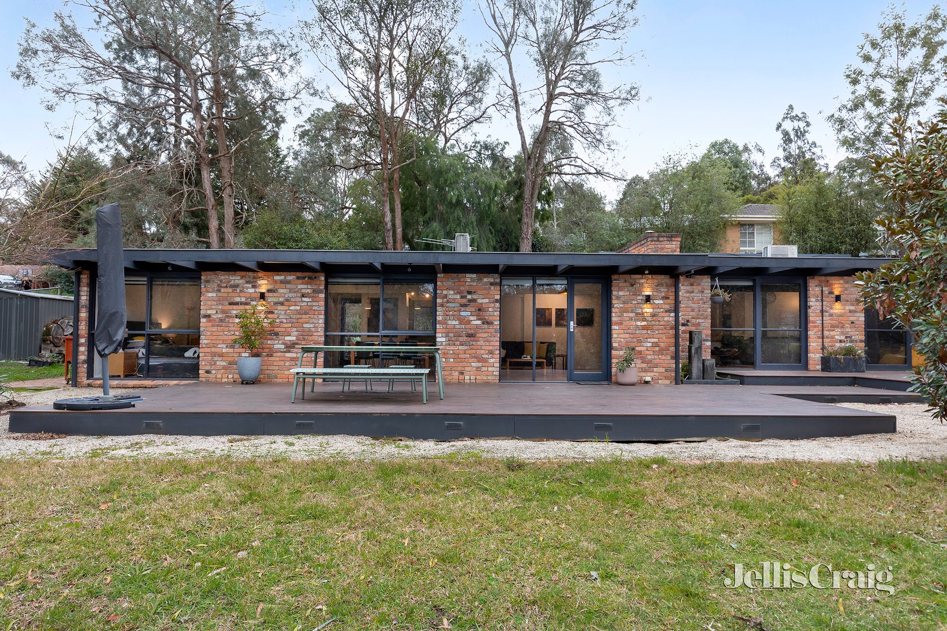 1 Leane Drive, Eltham image 1