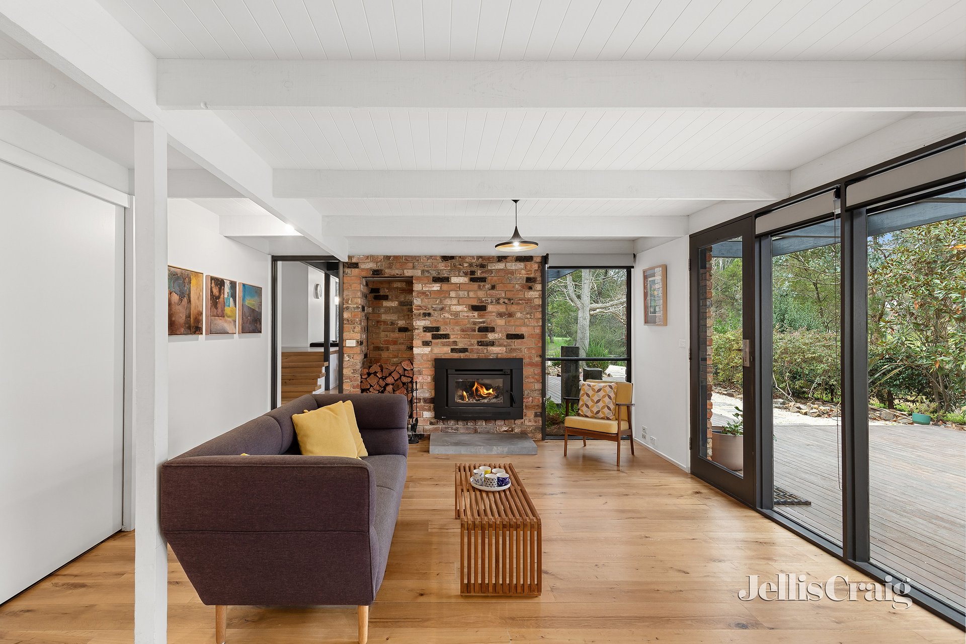 1 Leane Drive, Eltham image 2