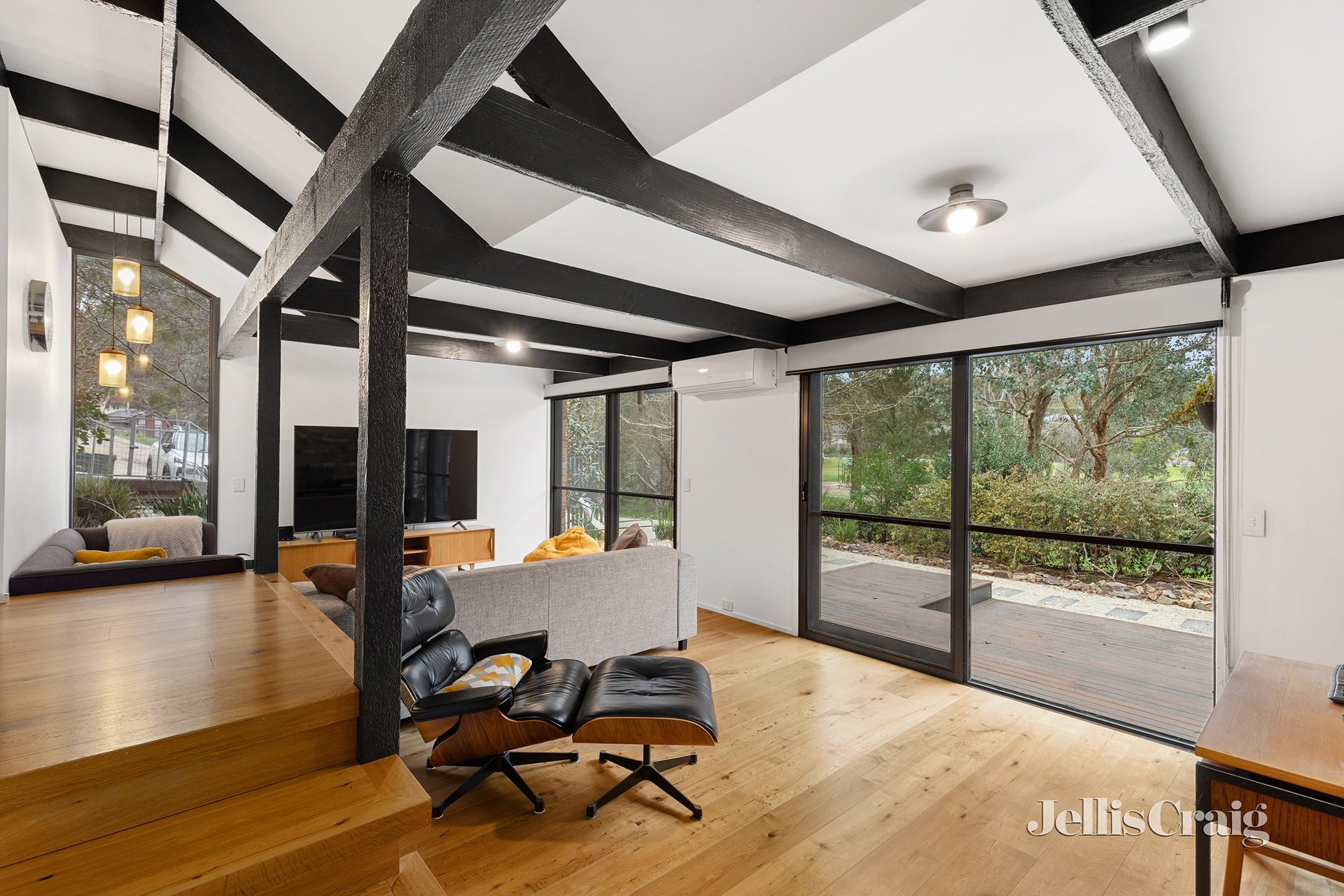 1 Leane Drive, Eltham image 8