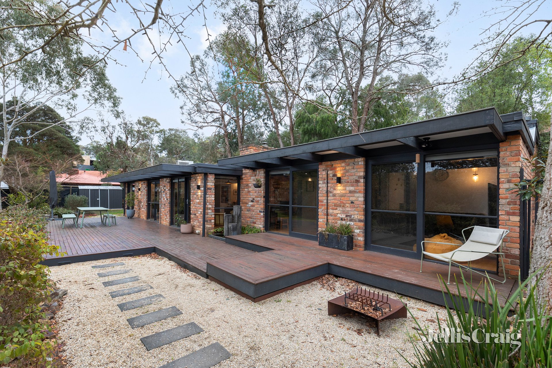 1 Leane Drive, Eltham image 12