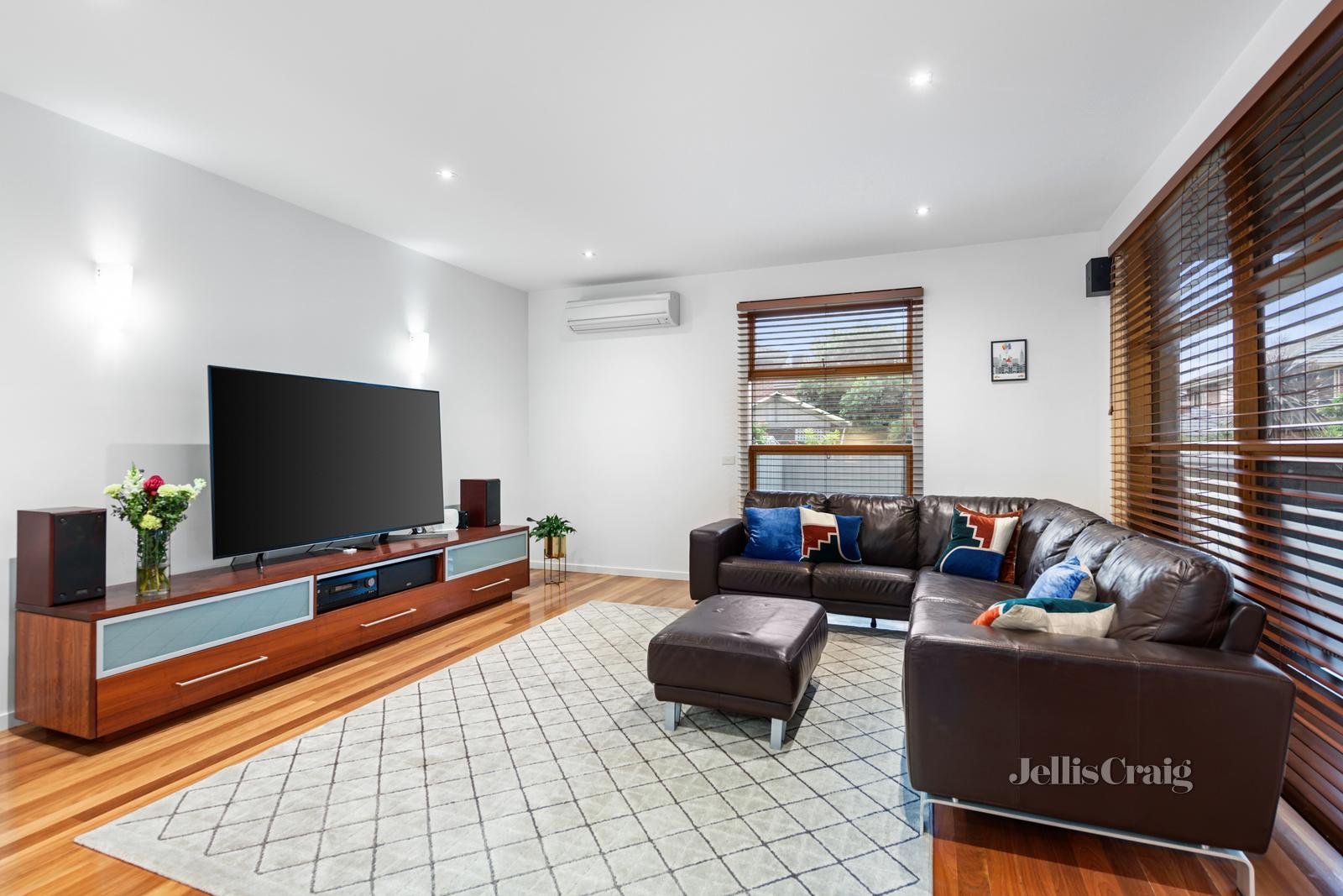 1 Lemair Avenue, Glen Waverley image 2