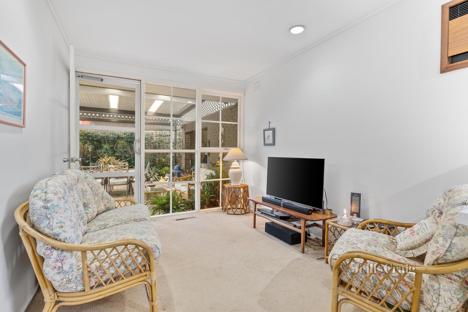 1 Lindisfarne Drive, Burwood East image 3