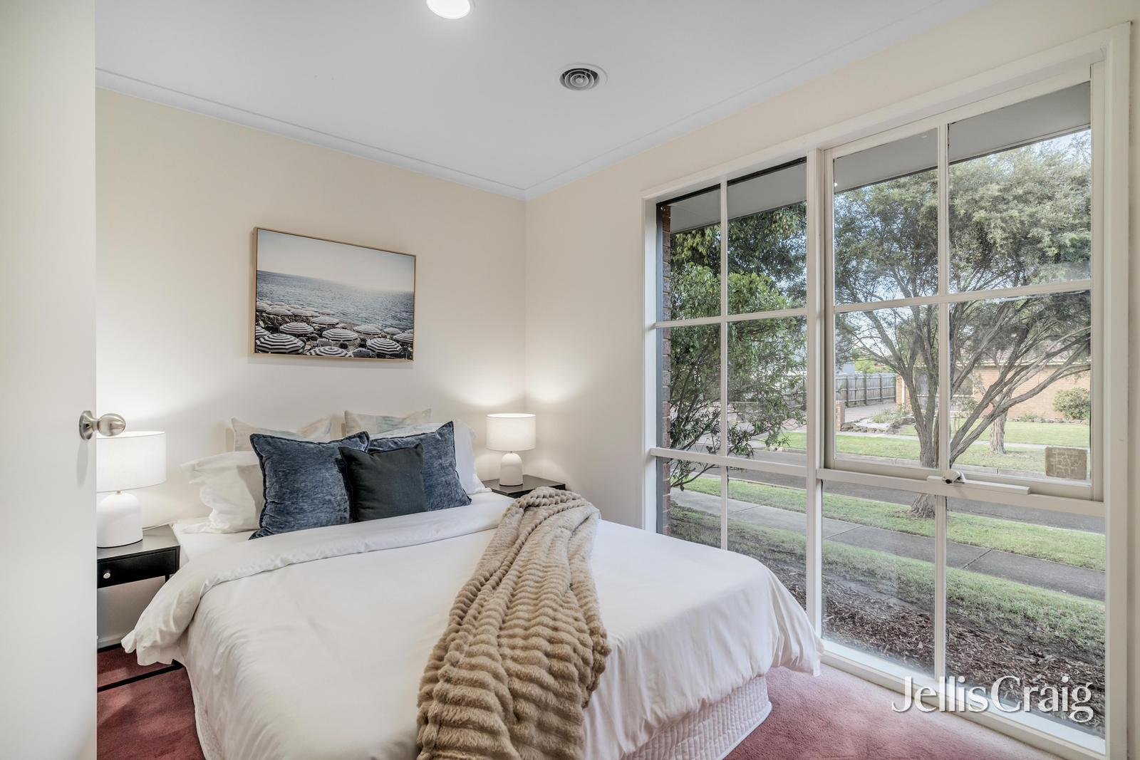 1 Linnel Court, Rowville image 9