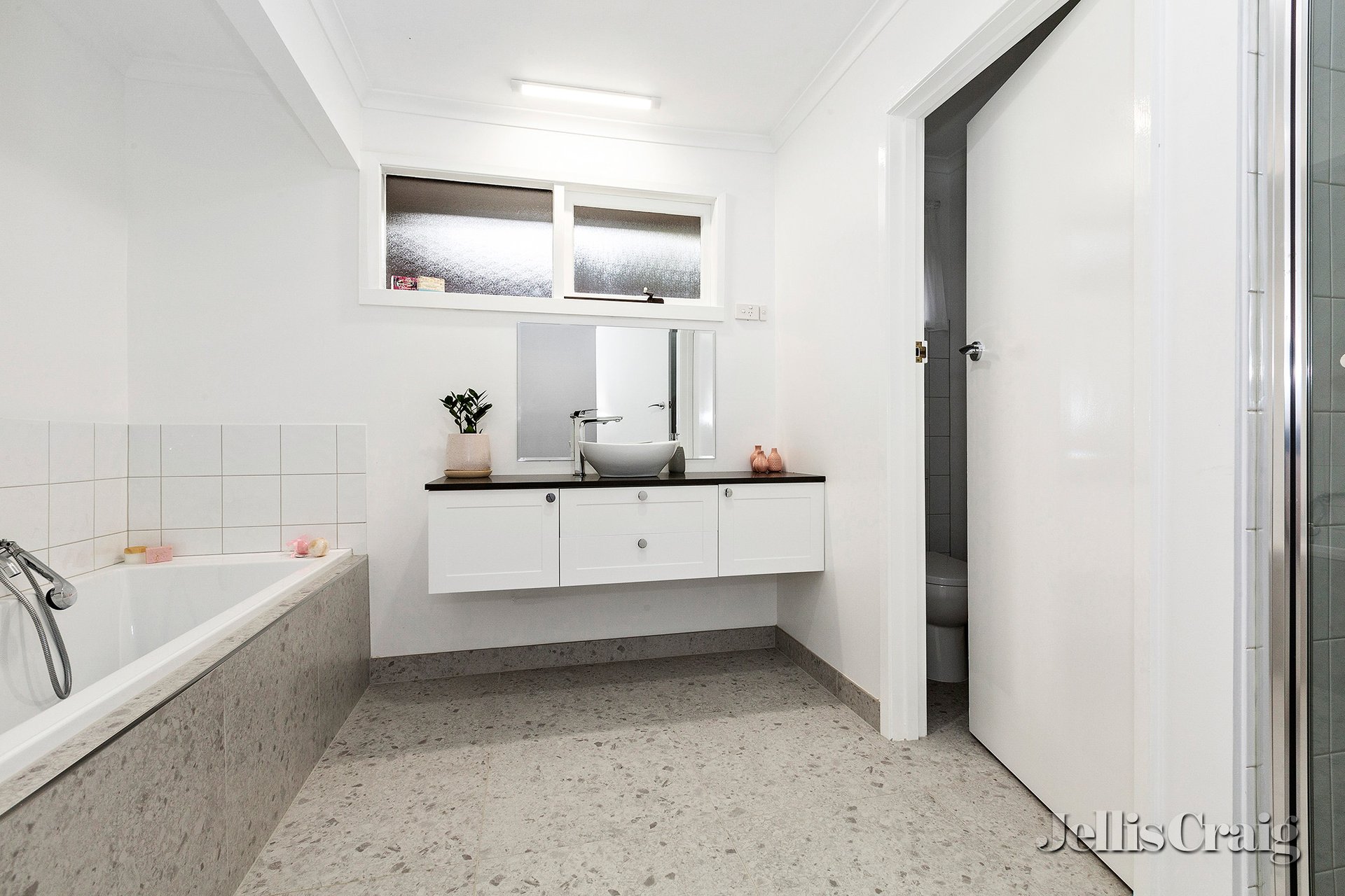 1 Linton Court, Alfredton image 5
