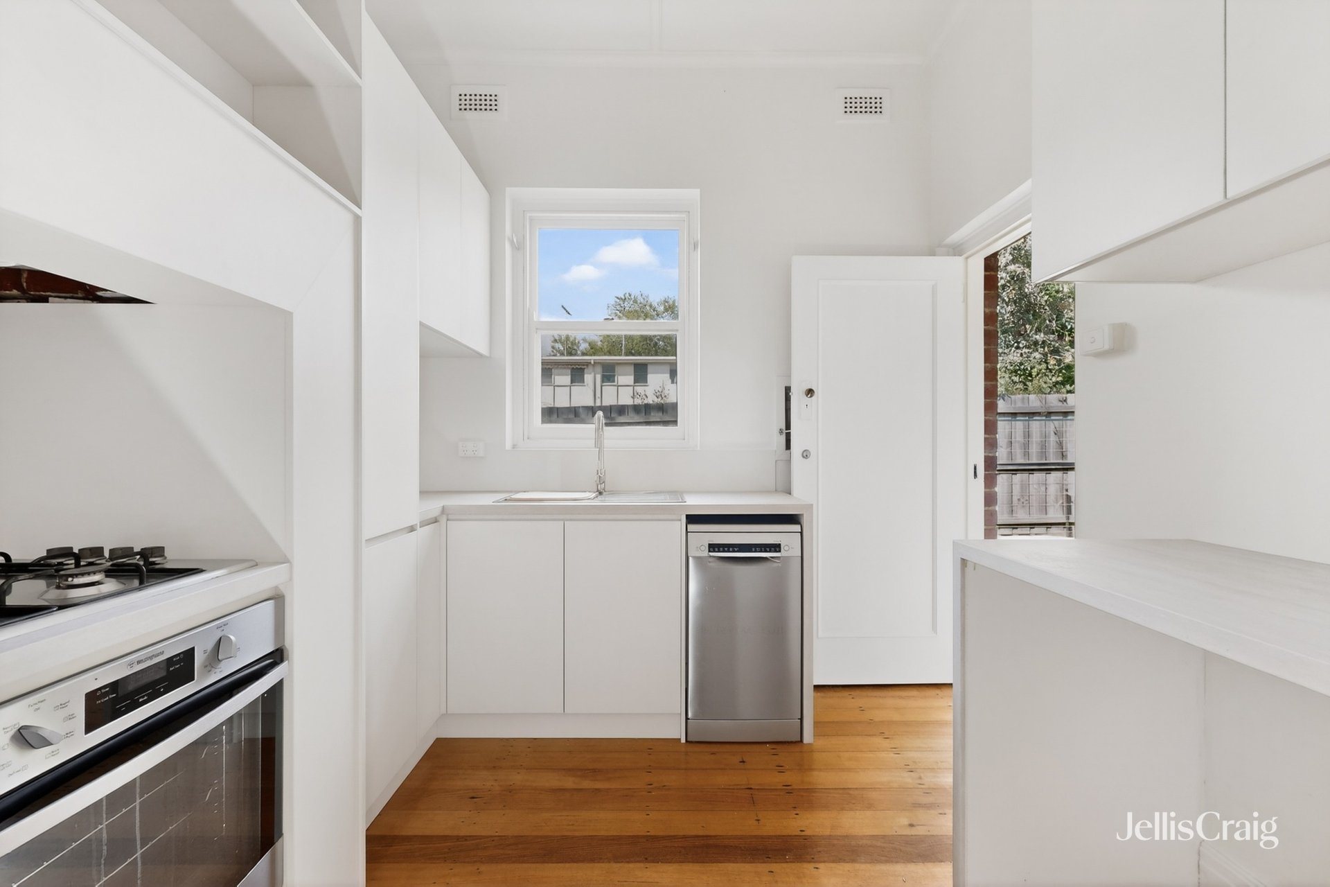 1 Loch Rae Court, Hawthorn image 2