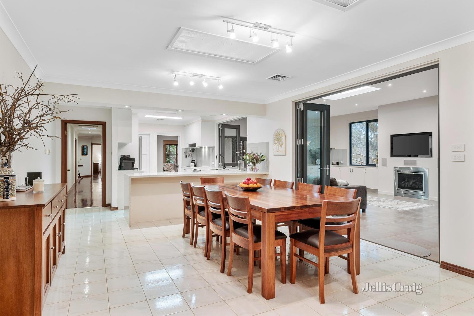 1 Lomic Court, Templestowe image 7