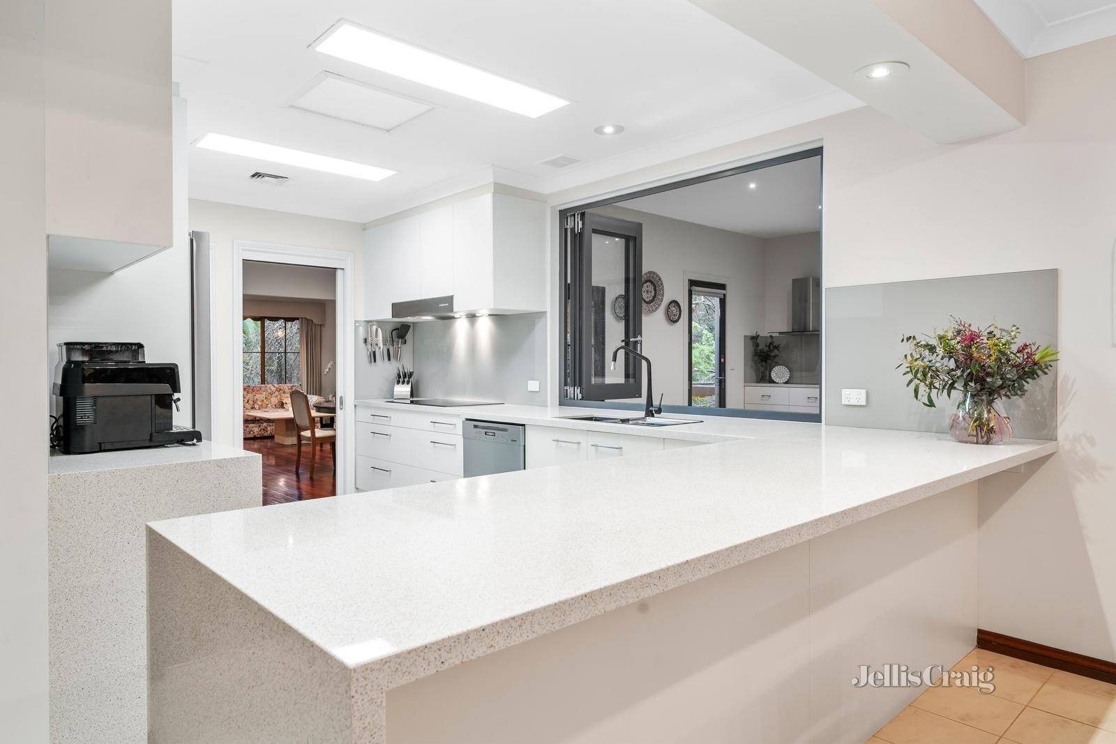 1 Lomic Court, Templestowe image 8