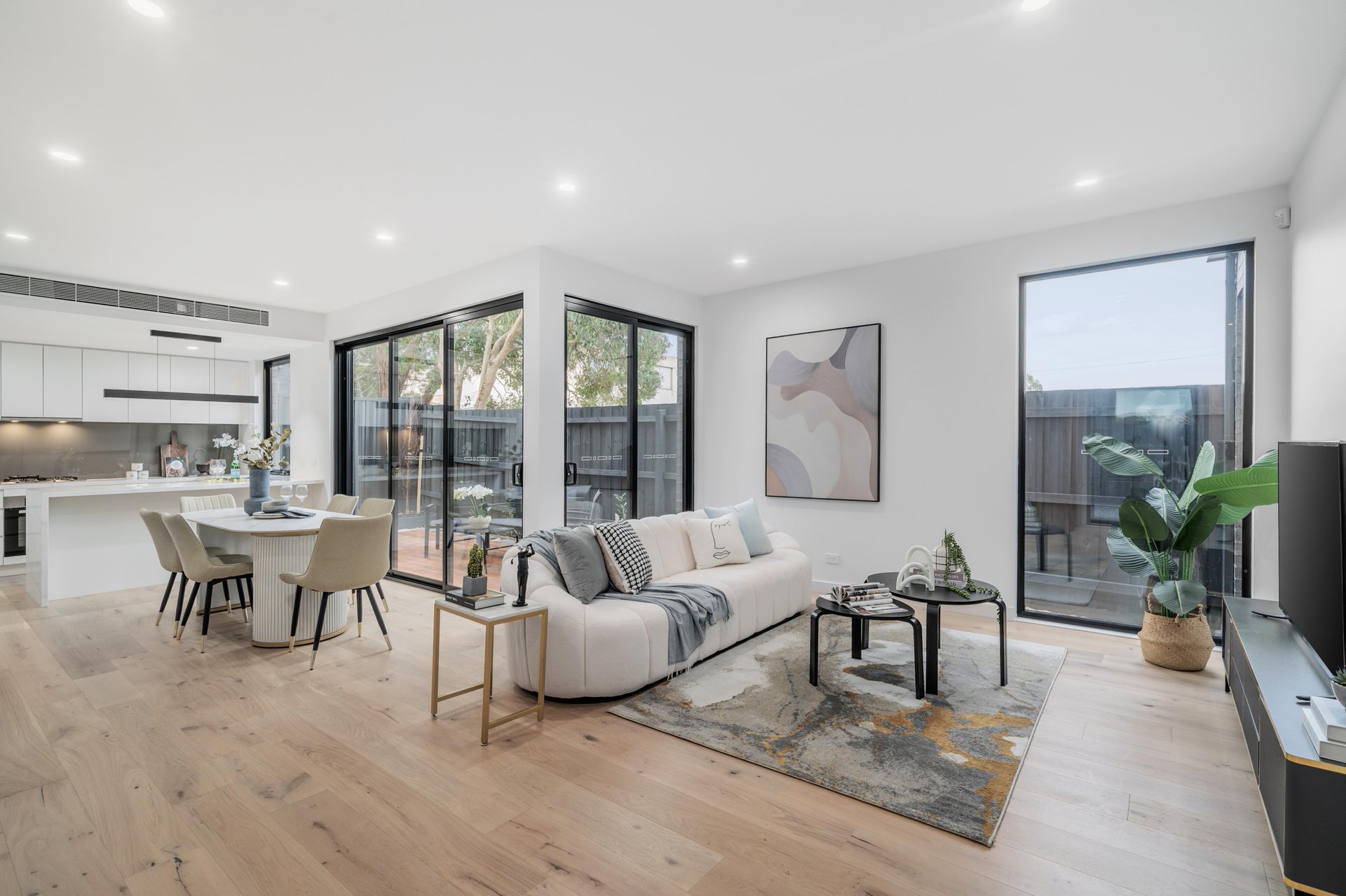 1 Lord Street, Doncaster East image 2
