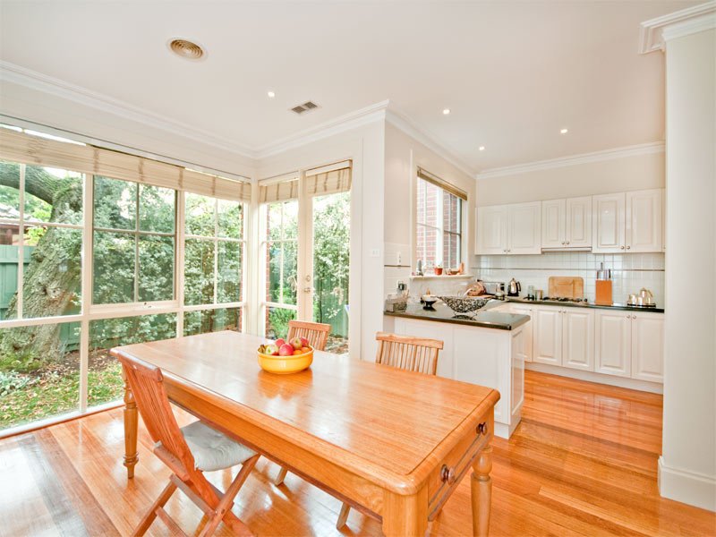 1 Louise Avenue, Mont Albert image 3