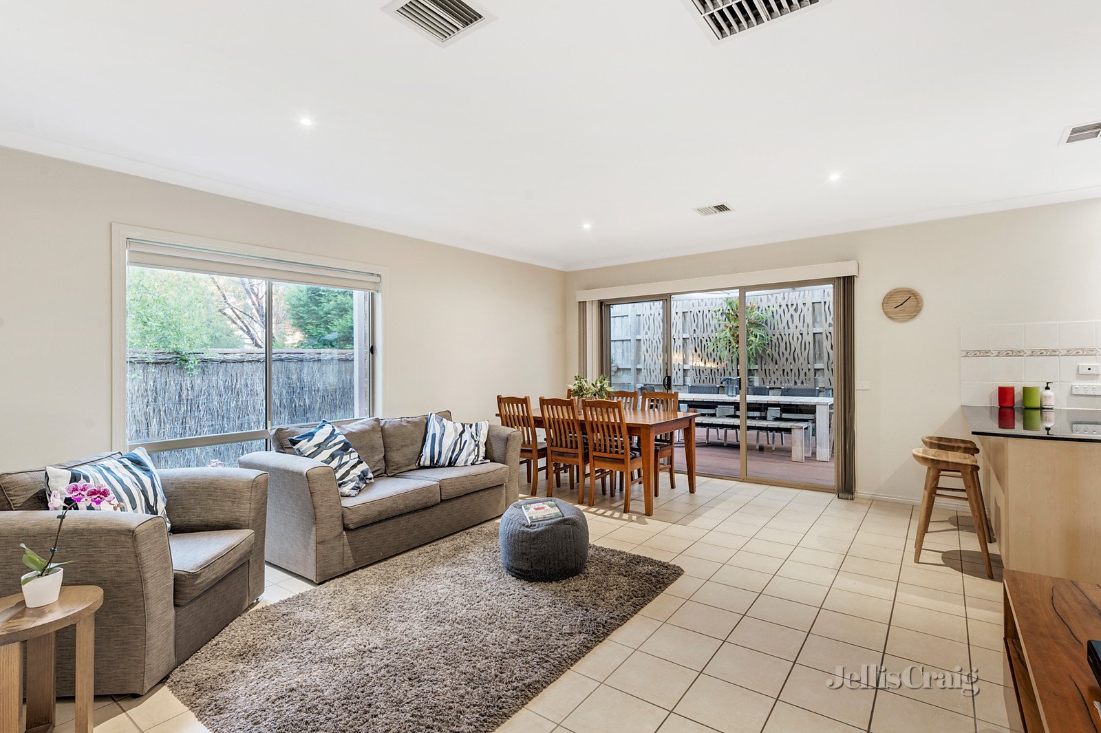 1 Madison Boulevard, Mitcham image 2