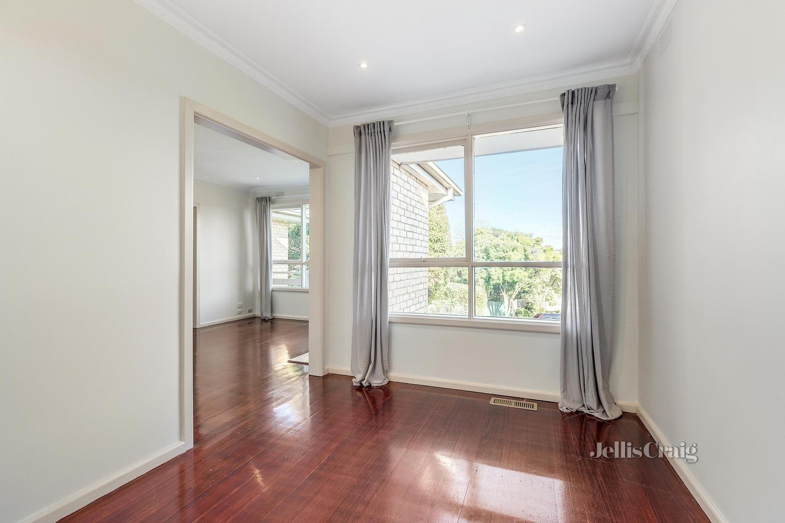 1 Magna Court, Mount Waverley image 4