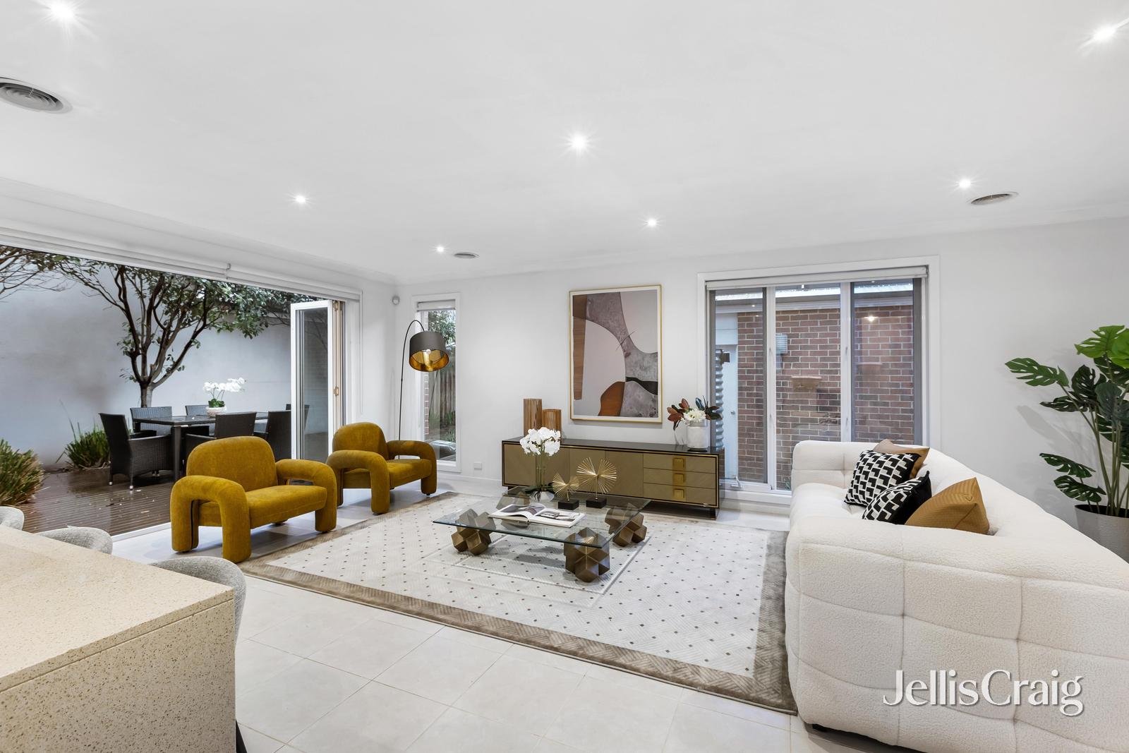 1 Maiden Court, Burwood image 2