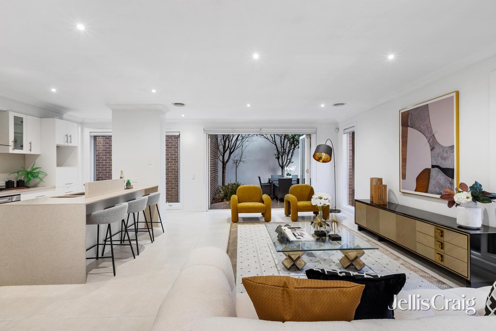 1 Maiden Court, Burwood image 3