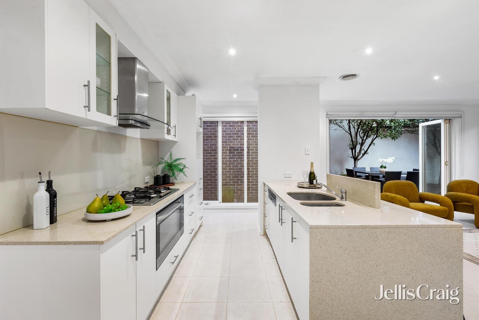 1 Maiden Court, Burwood image 4