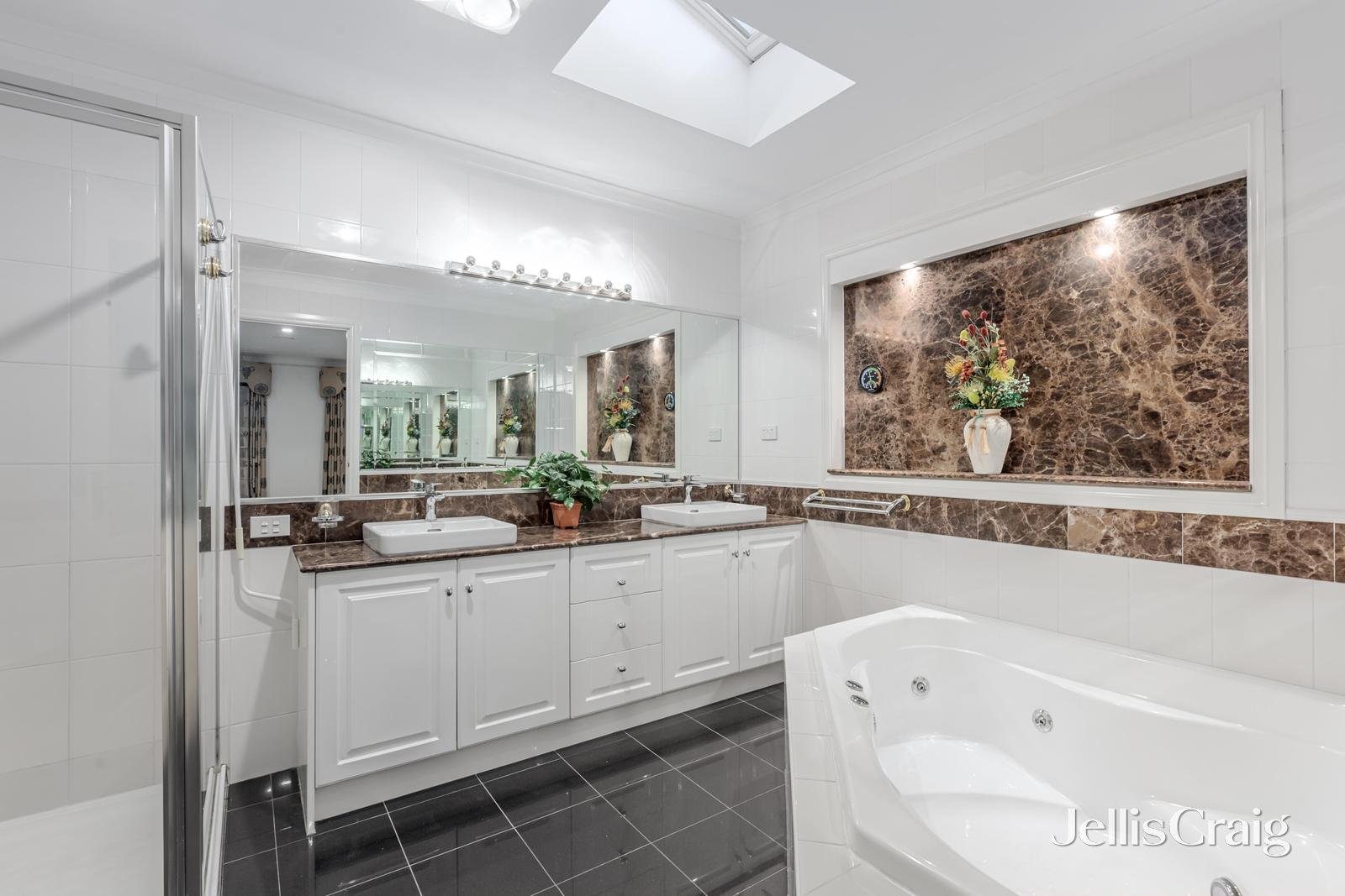 1 Malmsbury Drive, Ashwood image 9