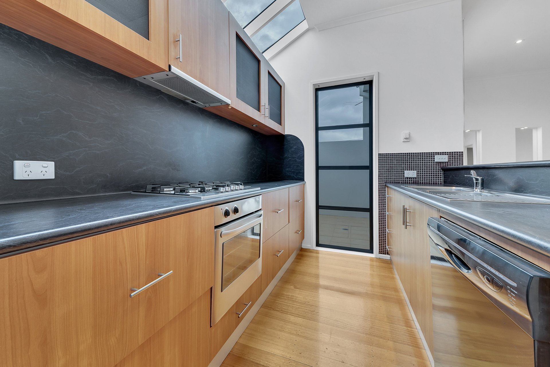 1 McKillop Place, Geelong image 4