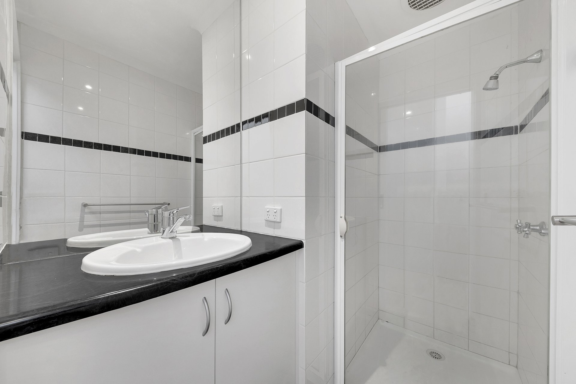 1 McKillop Place, Geelong image 11