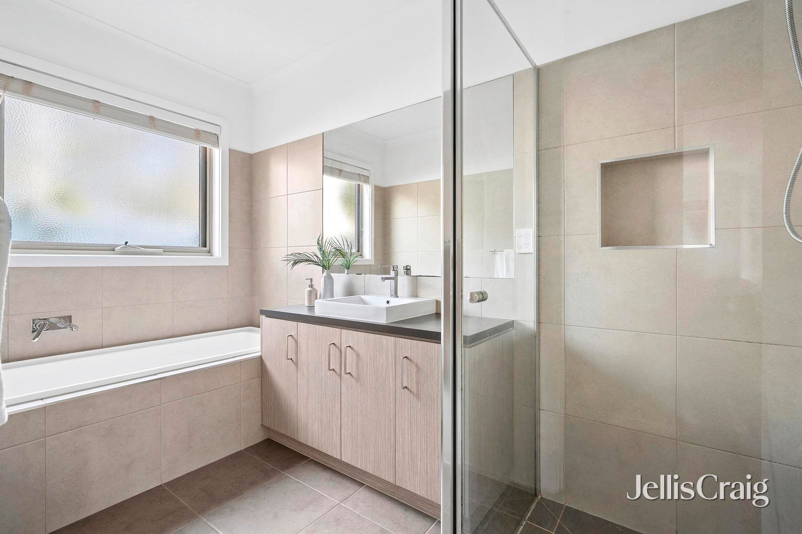 1 McNeill Avenue, East&nbsp;Geelong image 5