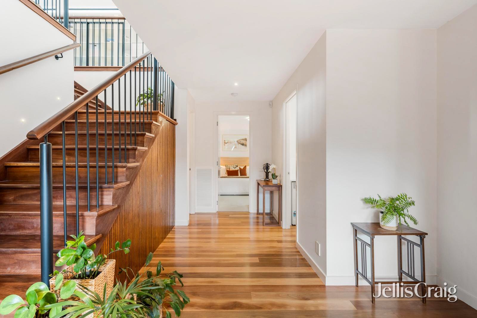 1 McPherson Drive, Croydon image 2